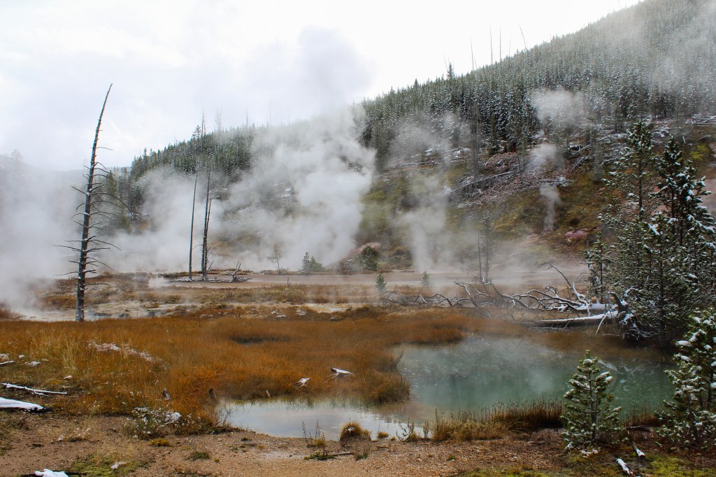 fumarole geothermal feature